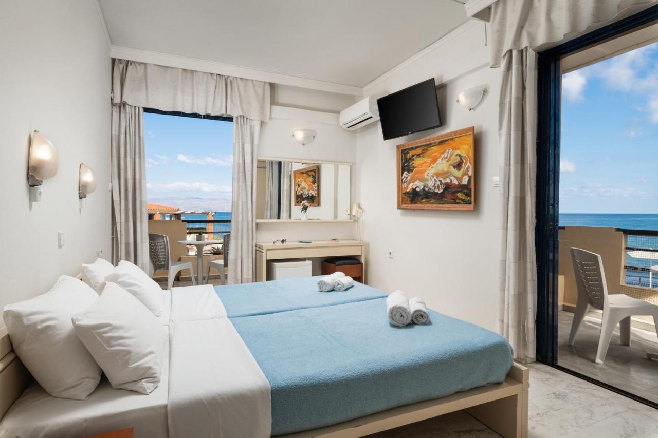 Hotel Haris On The Beach Agia Marina Exteriér fotografie