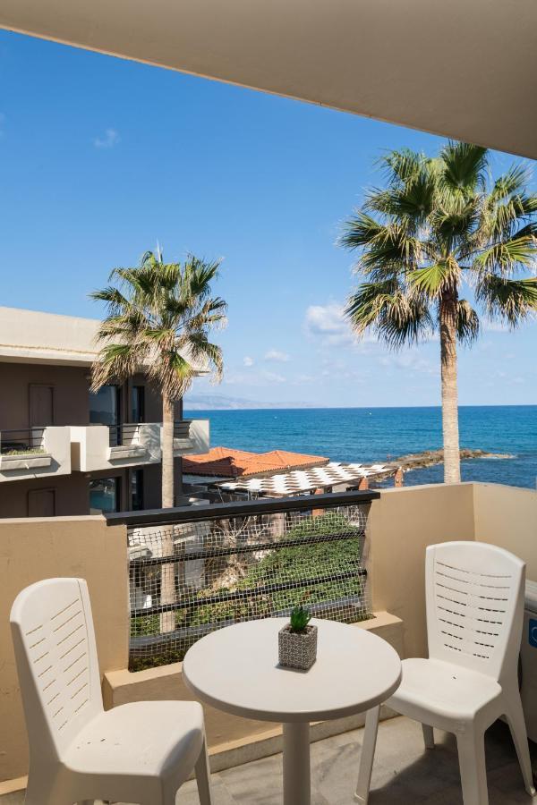 Hotel Haris On The Beach Agia Marina Exteriér fotografie