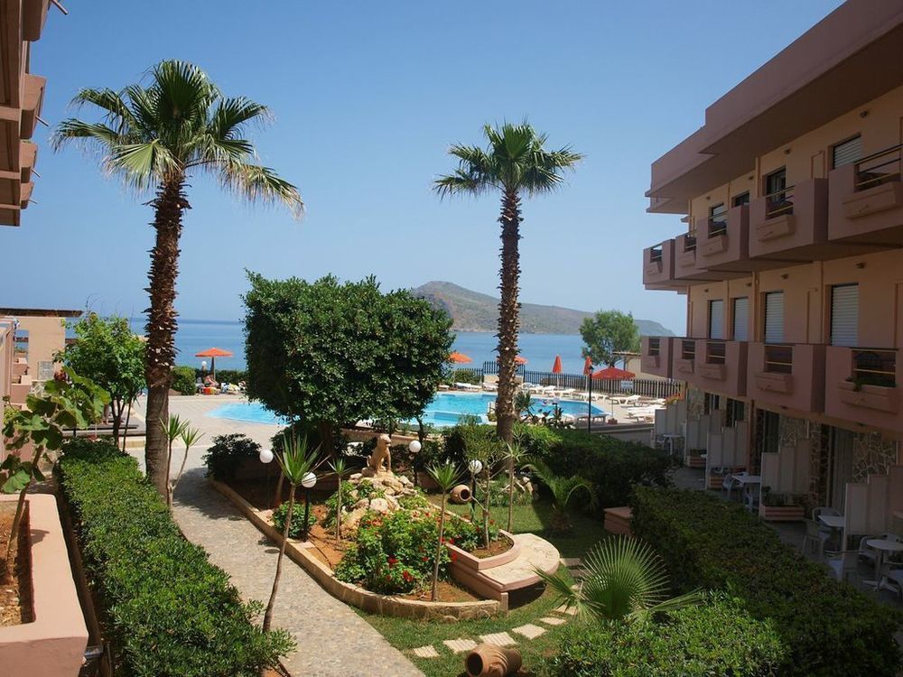 Hotel Haris On The Beach Agia Marina Exteriér fotografie