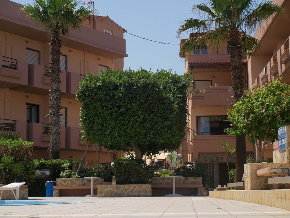 Hotel Haris On The Beach Agia Marina Exteriér fotografie